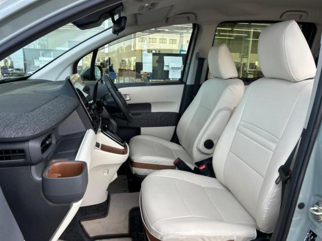 シエンタ ハイブリッドＺ　新品タイヤ／保証書／ディスプレイオーディオ＋ナビ１０インチ／衝突安全装置／両側電動スライドドア／シートヒーター　前席／全方位モニター／車線逸脱防止支援システム／ヘッドランプ　ＬＥＤ　全周囲カメラ（6枚目）