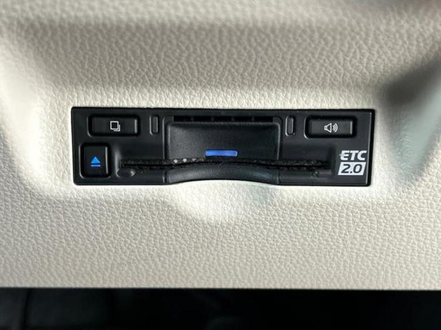 シエンタ ハイブリッドＺ　新品タイヤ／保証書／ディスプレイオーディオ＋ナビ１０インチ／衝突安全装置／両側電動スライドドア／シートヒーター　前席／全方位モニター／車線逸脱防止支援システム／ヘッドランプ　ＬＥＤ　全周囲カメラ（18枚目）