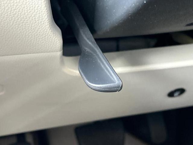 シエンタ ハイブリッドＺ　新品タイヤ／保証書／ディスプレイオーディオ＋ナビ１０インチ／衝突安全装置／両側電動スライドドア／シートヒーター　前席／全方位モニター／車線逸脱防止支援システム／ヘッドランプ　ＬＥＤ　全周囲カメラ（42枚目）