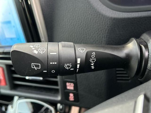 エスクァイア Ｇｉ　新品タイヤ／保証書／純正　９インチ　ＳＤナビ／トヨタセーフティセンス／両側電動スライドドア／シートヒーター／車線逸脱防止支援システム／シート　合皮／ヘッドランプ　ＬＥＤ／Ｂｌｕｅｔｏｏｔｈ接続　ＥＴＣ（16枚目）