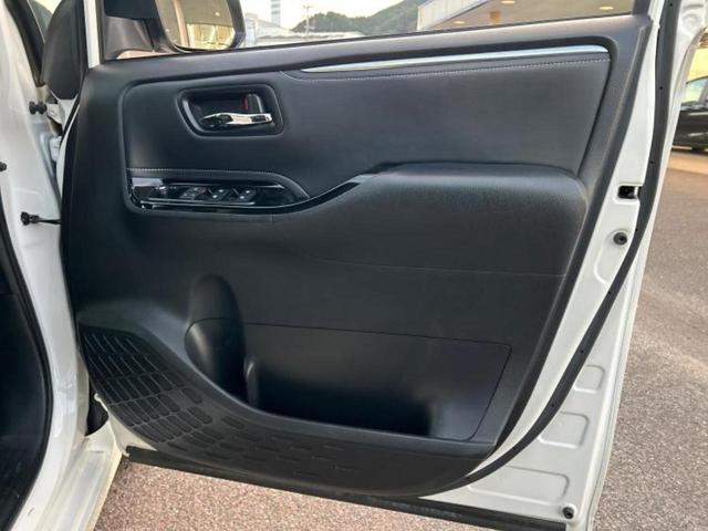 エスクァイア Ｇｉ　新品タイヤ／保証書／純正　９インチ　ＳＤナビ／トヨタセーフティセンス／両側電動スライドドア／シートヒーター／車線逸脱防止支援システム／シート　合皮／ヘッドランプ　ＬＥＤ／Ｂｌｕｅｔｏｏｔｈ接続　ＥＴＣ（22枚目）