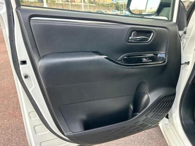 エスクァイア Ｇｉ　新品タイヤ／保証書／純正　９インチ　ＳＤナビ／トヨタセーフティセンス／両側電動スライドドア／シートヒーター／車線逸脱防止支援システム／シート　合皮／ヘッドランプ　ＬＥＤ／Ｂｌｕｅｔｏｏｔｈ接続　ＥＴＣ（24枚目）