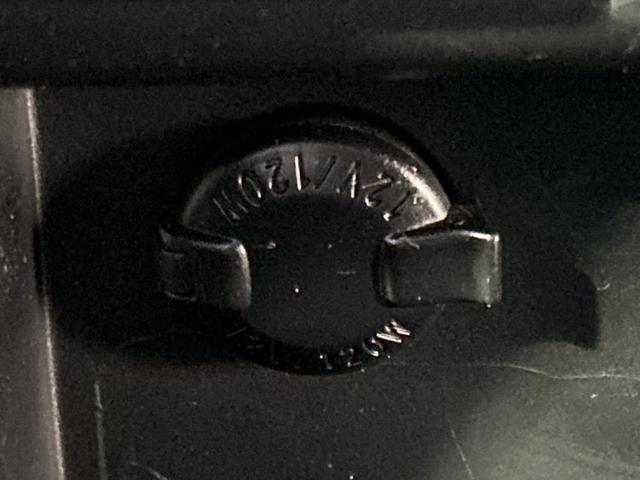 エスクァイア Ｇｉ　新品タイヤ／保証書／純正　９インチ　ＳＤナビ／トヨタセーフティセンス／両側電動スライドドア／シートヒーター／車線逸脱防止支援システム／シート　合皮／ヘッドランプ　ＬＥＤ／Ｂｌｕｅｔｏｏｔｈ接続　ＥＴＣ（41枚目）