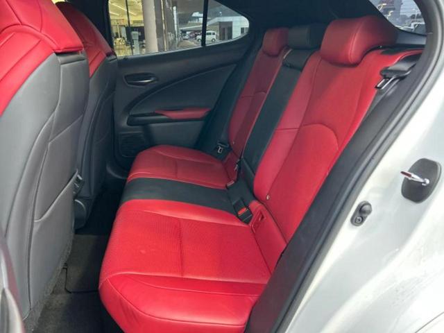 UX UX250h Fスポーツ サンルーフ/エアロ/保証書/純正 ナビ/衝突安全装置/エアーシート 前席/車線逸脱防止支援システム/シート フルレザー/電動バックドア/ヘッドランプ LED/ETC2.0/EBD付ABS 革シート(7枚目)