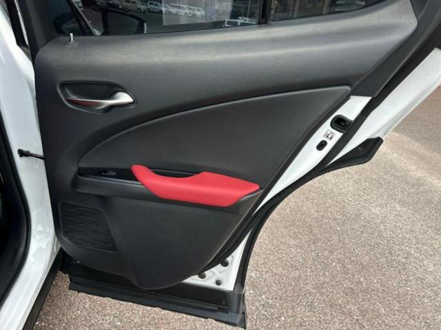 UX UX250h Fスポーツ サンルーフ/エアロ/保証書/純正 ナビ/衝突安全装置/エアーシート 前席/車線逸脱防止支援システム/シート フルレザー/電動バックドア/ヘッドランプ LED/ETC2.0/EBD付ABS 革シート(21枚目)