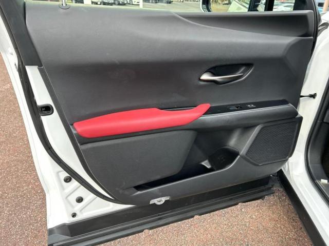 UX UX250h Fスポーツ サンルーフ/エアロ/保証書/純正 ナビ/衝突安全装置/エアーシート 前席/車線逸脱防止支援システム/シート フルレザー/電動バックドア/ヘッドランプ LED/ETC2.0/EBD付ABS 革シート(22枚目)