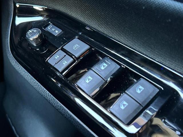 ヴォクシー ハイブリッドＺＳキラメキ　新品タイヤ／保証書／社外　１１インチ　ＳＤナビ／フリップダウンモニター　社外　１２．８インチ／衝突安全装置／両側電動スライドドア／シートヒーター／車線逸脱防止支援システム／ヘッドランプ　ＬＥＤ　ＥＴＣ（33枚目）