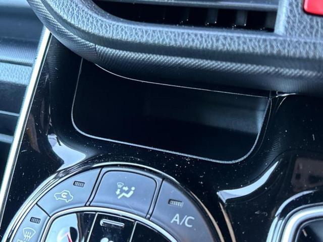 ヴォクシー ハイブリッドＺＳキラメキ　新品タイヤ／保証書／社外　１１インチ　ＳＤナビ／フリップダウンモニター　社外　１２．８インチ／衝突安全装置／両側電動スライドドア／シートヒーター／車線逸脱防止支援システム／ヘッドランプ　ＬＥＤ　ＥＴＣ（40枚目）