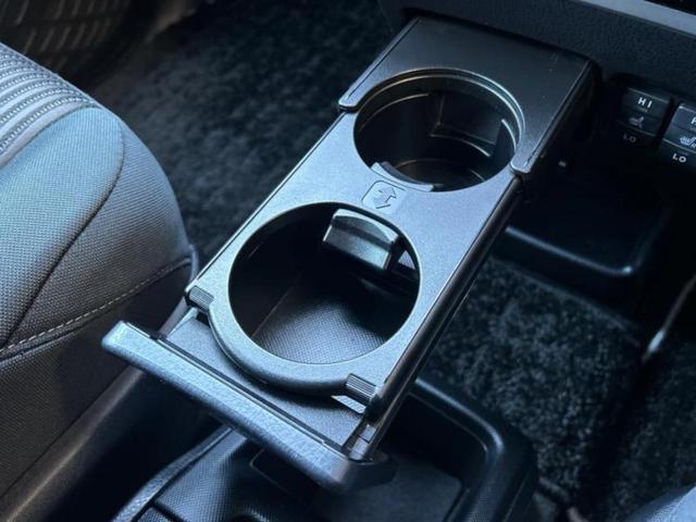 ヴォクシー ハイブリッドＺＳキラメキ　新品タイヤ／保証書／社外　１１インチ　ＳＤナビ／フリップダウンモニター　社外　１２．８インチ／衝突安全装置／両側電動スライドドア／シートヒーター／車線逸脱防止支援システム／ヘッドランプ　ＬＥＤ　ＥＴＣ（41枚目）