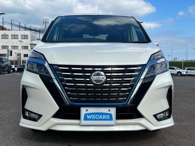 ＷＥＣＡＲＳでは各商談席に大型モニターをご用意しております！見やすい大画面でゆったりと全国の在庫をご覧いただけます！是非ご来店お待ちしております！