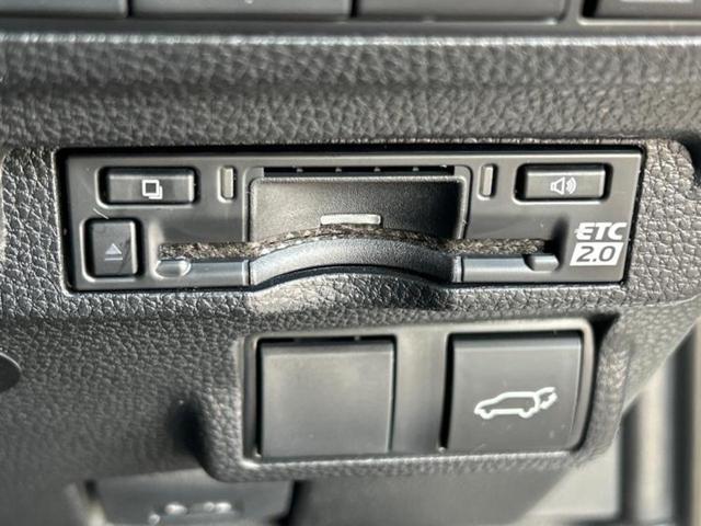 カローラクロス ハイブリッドＺ　サンルーフ／純正エアロ／保証書／ディスプレイオーディオ＋ナビ１０インチ／シートヒーター／車線逸脱防止支援システム／シート　ハーフレザー／電動バックドア／ヘッドランプ　ＬＥＤ　フルエアロ　バックカメラ（18枚目）