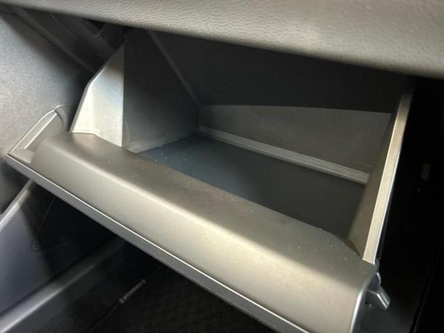 カローラクロス ハイブリッドＺ　サンルーフ／純正エアロ／保証書／ディスプレイオーディオ＋ナビ１０インチ／シートヒーター／車線逸脱防止支援システム／シート　ハーフレザー／電動バックドア／ヘッドランプ　ＬＥＤ　フルエアロ　バックカメラ（35枚目）