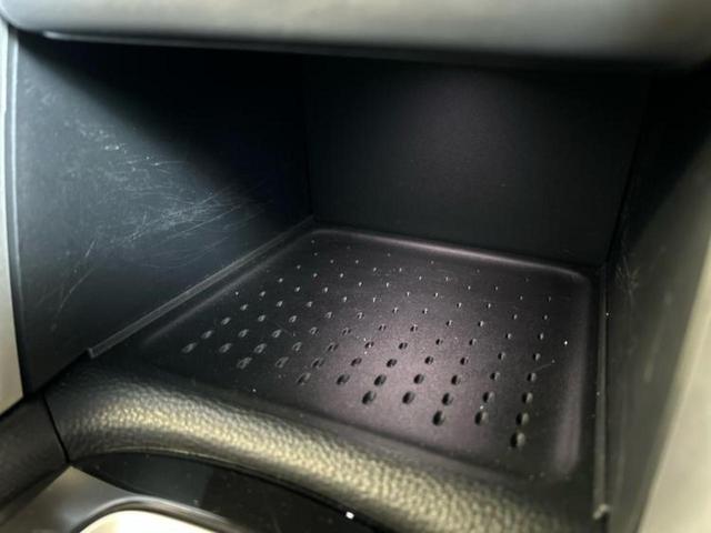 カローラクロス ハイブリッドＺ　サンルーフ／純正エアロ／保証書／ディスプレイオーディオ＋ナビ１０インチ／シートヒーター／車線逸脱防止支援システム／シート　ハーフレザー／電動バックドア／ヘッドランプ　ＬＥＤ　フルエアロ　バックカメラ（37枚目）