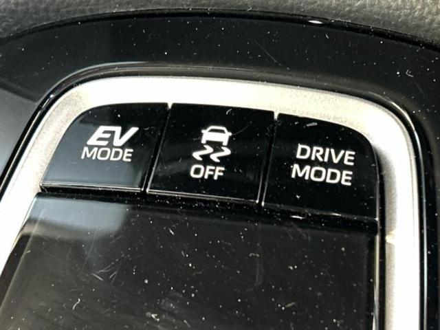 カローラクロス ハイブリッドＺ　サンルーフ／純正エアロ／保証書／ディスプレイオーディオ＋ナビ１０インチ／シートヒーター／車線逸脱防止支援システム／シート　ハーフレザー／電動バックドア／ヘッドランプ　ＬＥＤ　フルエアロ　バックカメラ（38枚目）