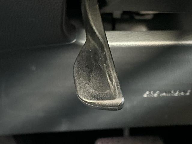 カローラクロス ハイブリッドＺ　サンルーフ／純正エアロ／保証書／ディスプレイオーディオ＋ナビ１０インチ／シートヒーター／車線逸脱防止支援システム／シート　ハーフレザー／電動バックドア／ヘッドランプ　ＬＥＤ　フルエアロ　バックカメラ（43枚目）