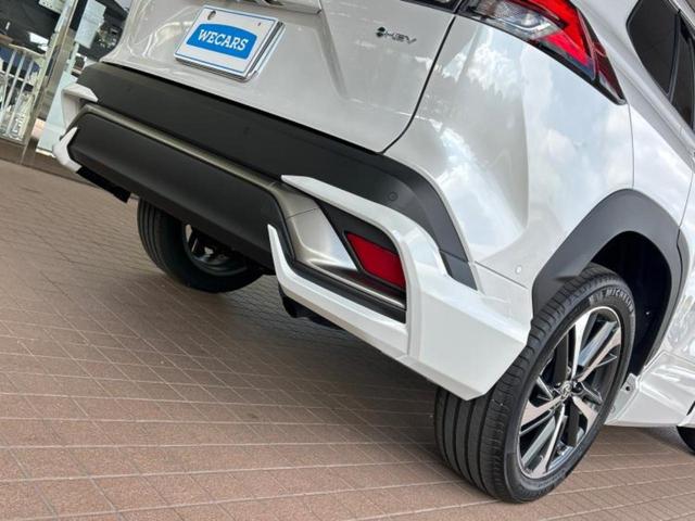 カローラクロス ハイブリッドＺ　サンルーフ／純正エアロ／保証書／ディスプレイオーディオ＋ナビ１０インチ／シートヒーター／車線逸脱防止支援システム／シート　ハーフレザー／電動バックドア／ヘッドランプ　ＬＥＤ　フルエアロ　バックカメラ（51枚目）