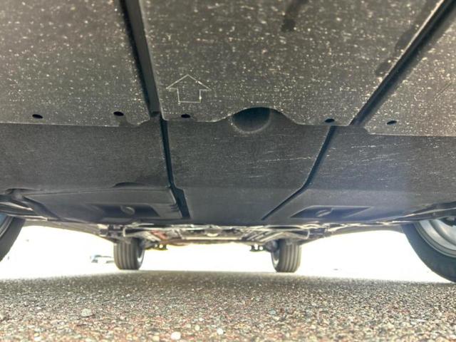 カローラクロス ハイブリッドＺ　サンルーフ／純正エアロ／保証書／ディスプレイオーディオ＋ナビ１０インチ／シートヒーター／車線逸脱防止支援システム／シート　ハーフレザー／電動バックドア／ヘッドランプ　ＬＥＤ　フルエアロ　バックカメラ（56枚目）