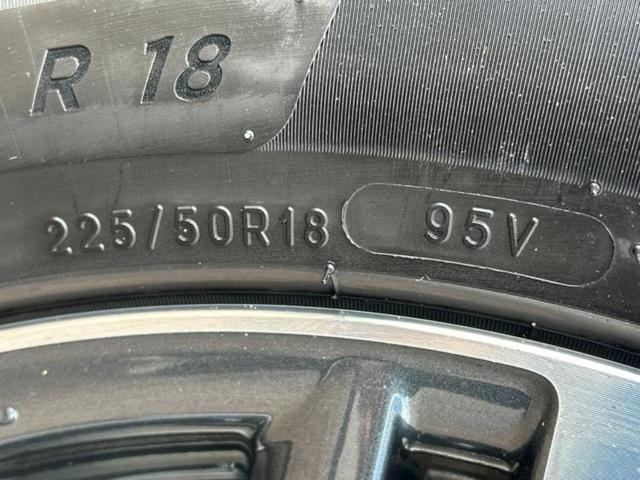 カローラクロス ハイブリッドＺ　サンルーフ／純正エアロ／保証書／ディスプレイオーディオ＋ナビ１０インチ／シートヒーター／車線逸脱防止支援システム／シート　ハーフレザー／電動バックドア／ヘッドランプ　ＬＥＤ　フルエアロ　バックカメラ（60枚目）