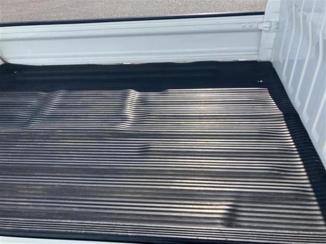 アクティトラック ４ＷＤ　ＳＤＸ　新品タイヤ／エアバッグ　運転席／パワーステアリング／マニュアルエアコン／ヘッドライトレベライザー／ラジオ　４ＷＤ（8枚目）