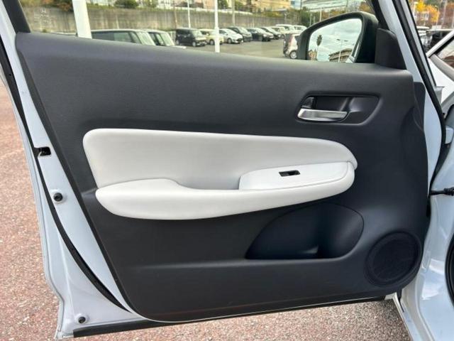 フィット ｅＨＥＶホーム　新品タイヤ／保証書／ディスプレイオーディオ＋ナビ９インチ／ホンダセンシング／車線逸脱防止支援システム／シート　ハーフレザー／パーキングアシスト　バックガイド／ドライブレコーダー　前後　バックカメラ（22枚目）