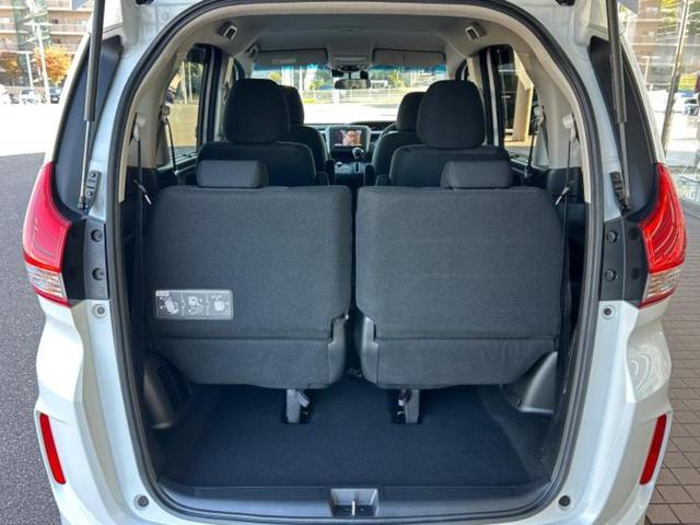 フリード Ｇブラックスタイル　新品タイヤ／純正エアロ／保証書／純正　８インチ　ＳＤナビ／衝突安全装置／両側電動スライドドア／シートヒーター／車線逸脱防止支援システム／ヘッドランプ　ＬＥＤ／Ｂｌｕｅｔｏｏｔｈ接続／ＥＴＣ　フルエアロ（20枚目）