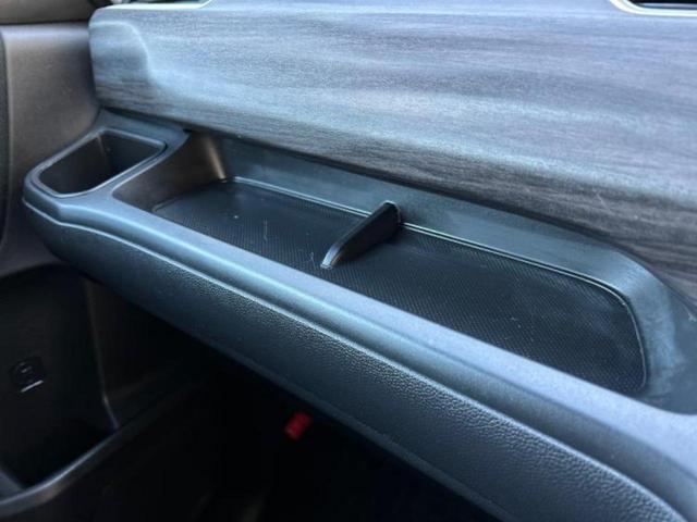 フリード Ｇブラックスタイル　新品タイヤ／純正エアロ／保証書／純正　８インチ　ＳＤナビ／衝突安全装置／両側電動スライドドア／シートヒーター／車線逸脱防止支援システム／ヘッドランプ　ＬＥＤ／Ｂｌｕｅｔｏｏｔｈ接続／ＥＴＣ　フルエアロ（35枚目）