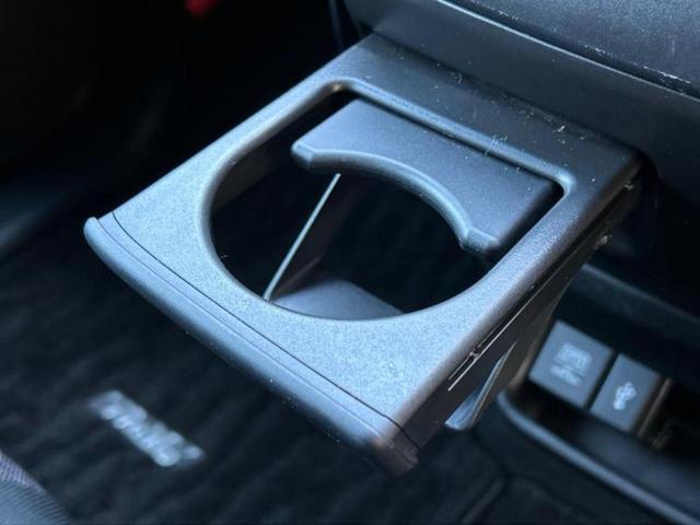 フリード Ｇブラックスタイル　新品タイヤ／純正エアロ／保証書／純正　８インチ　ＳＤナビ／衝突安全装置／両側電動スライドドア／シートヒーター／車線逸脱防止支援システム／ヘッドランプ　ＬＥＤ／Ｂｌｕｅｔｏｏｔｈ接続／ＥＴＣ　フルエアロ（37枚目）