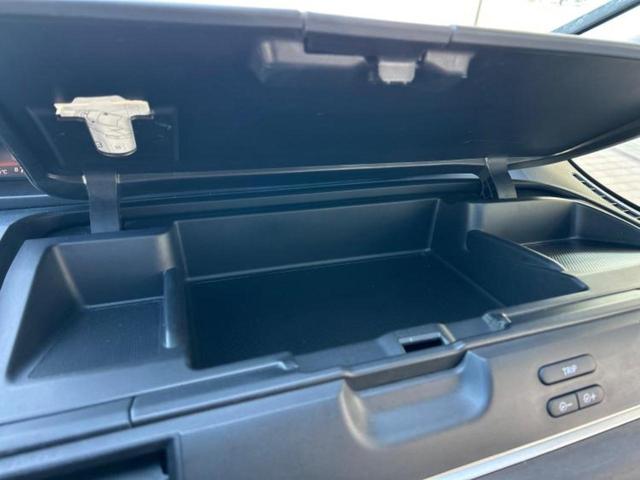 フリード Ｇブラックスタイル　新品タイヤ／純正エアロ／保証書／純正　８インチ　ＳＤナビ／衝突安全装置／両側電動スライドドア／シートヒーター／車線逸脱防止支援システム／ヘッドランプ　ＬＥＤ／Ｂｌｕｅｔｏｏｔｈ接続／ＥＴＣ　フルエアロ（45枚目）