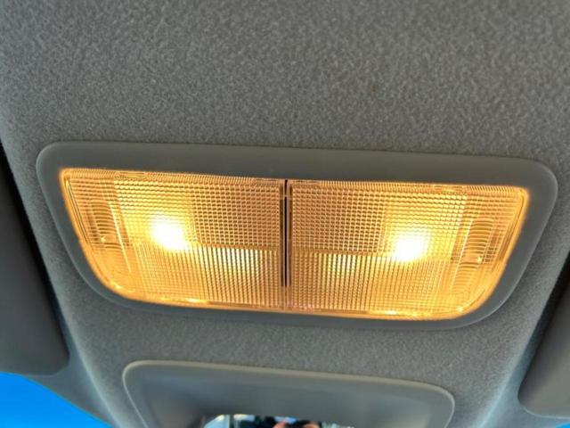 フリード Ｇブラックスタイル　新品タイヤ／純正エアロ／保証書／純正　８インチ　ＳＤナビ／衝突安全装置／両側電動スライドドア／シートヒーター／車線逸脱防止支援システム／ヘッドランプ　ＬＥＤ／Ｂｌｕｅｔｏｏｔｈ接続／ＥＴＣ　フルエアロ（50枚目）