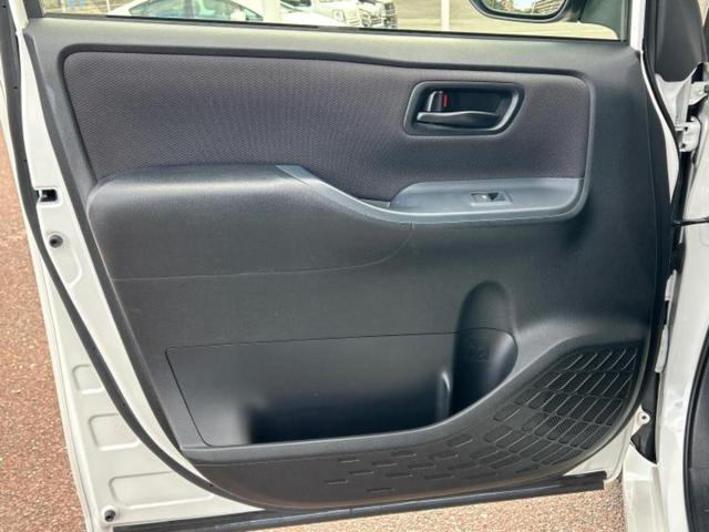 ノア ハイブリッドＸ　新品タイヤ／純正　ＳＤナビ／両側電動スライドドア／ヘッドランプ　ＬＥＤ／Ｂｌｕｅｔｏｏｔｈ接続／ＥＴＣ／ＥＢＤ付ＡＢＳ／横滑り防止装置／アイドリングストップ／バックモニター／フルセグＴＶ／ＤＶＤ（24枚目）