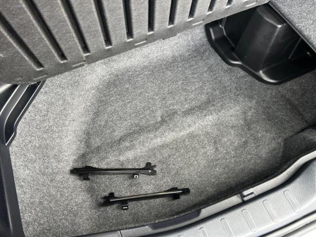 ノア ハイブリッドＸ　新品タイヤ／純正　ＳＤナビ／両側電動スライドドア／ヘッドランプ　ＬＥＤ／Ｂｌｕｅｔｏｏｔｈ接続／ＥＴＣ／ＥＢＤ付ＡＢＳ／横滑り防止装置／アイドリングストップ／バックモニター／フルセグＴＶ／ＤＶＤ（26枚目）