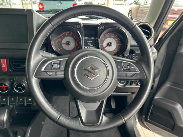 ジムニー ４ＷＤ　ＸＣ　保証書／シートヒーター　前席／車線逸脱防止支援システム／ヘッドランプ　ＬＥＤ／ＡＢＳ／横滑り防止装置／セーフティサポート（スズキ）／アルミホイール　純正　１６インチ／パワーウインドウ　ワンオーナー（10枚目）