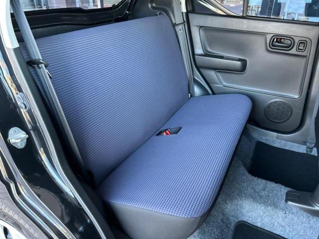 アルト Ｌ　ＥＢＤ付ＡＢＳ／横滑り防止装置／アイドリングストップ／エアバッグ　運転席／エアバッグ　助手席／衝突安全ボディ／パワーウインドウ／キーレスエントリー／パワーステアリング／マニュアルエアコン／ＣＤ／ラジオ（5枚目）