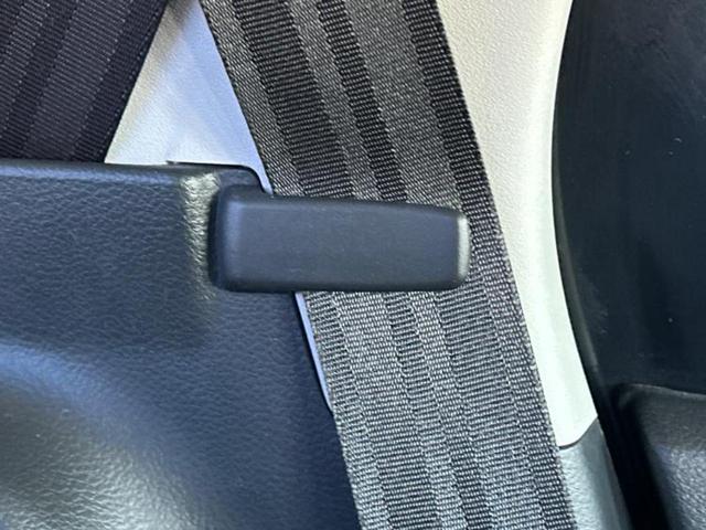 アルト Ｌ　ＥＢＤ付ＡＢＳ／横滑り防止装置／アイドリングストップ／エアバッグ　運転席／エアバッグ　助手席／衝突安全ボディ／パワーウインドウ／キーレスエントリー／パワーステアリング／マニュアルエアコン／ＣＤ／ラジオ（44枚目）