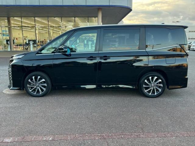 ヴォクシー ハイブリッドＳ－Ｚ　新品タイヤ／保証書／ディスプレイオーディオ＋ナビ／後席モニター　純正　１２．３インチ／衝突安全装置／両側電動スライドドア／シートヒーター／パノラミックビューモニター／車線逸脱防止支援システム　ＥＴＣ（2枚目）