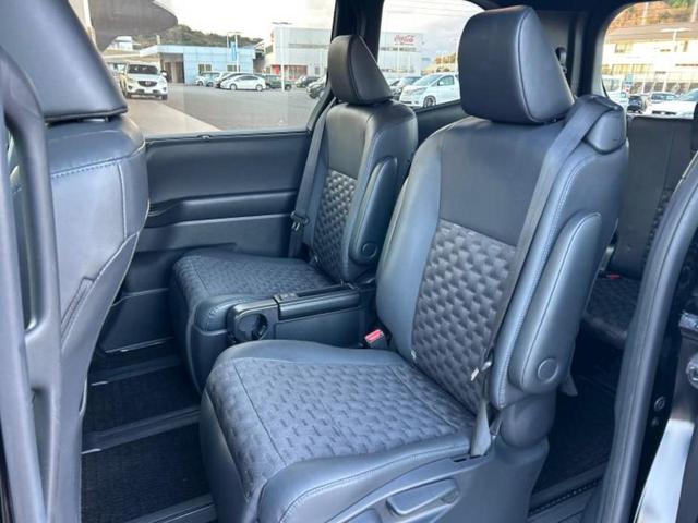 ヴォクシー ハイブリッドＳ－Ｚ　新品タイヤ／保証書／ディスプレイオーディオ＋ナビ／後席モニター　純正　１２．３インチ／衝突安全装置／両側電動スライドドア／シートヒーター／パノラミックビューモニター／車線逸脱防止支援システム　ＥＴＣ（8枚目）