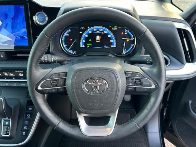 ヴォクシー ハイブリッドＳ－Ｚ　新品タイヤ／保証書／ディスプレイオーディオ＋ナビ／後席モニター　純正　１２．３インチ／衝突安全装置／両側電動スライドドア／シートヒーター／パノラミックビューモニター／車線逸脱防止支援システム　ＥＴＣ（15枚目）