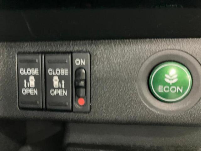 ステップワゴンスパーダ スパーダクールスピリットアドバンスPベータ 新品タイヤ/保証書/純正 SDナビ/衝突安全装置/両側電動スライドドア/シートヒーター 前席/車線逸脱防止支援システム/シート ハーフレザー/ドライブレコーダー 社外/ヘッドランプ LED DVD再生(17枚目)