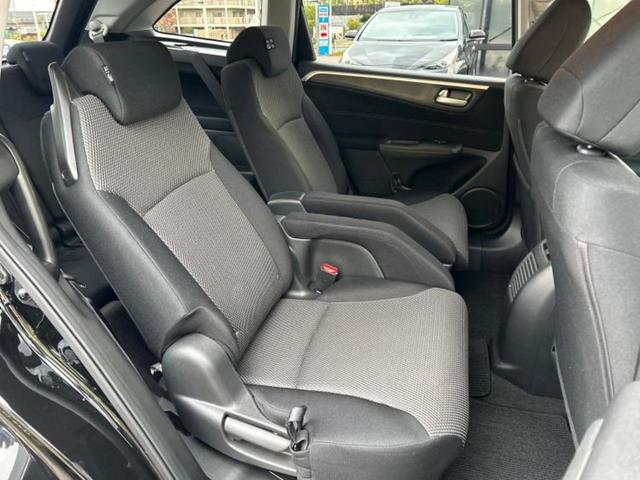 ジェイド ハイブリッド　新品タイヤ／純正　メモリーナビ／ヘッドランプ　ＬＥＤ／ＥＴＣ／ＥＢＤ付ＡＢＳ／横滑り防止装置／アイドリングストップ／クルーズコントロール／バックモニター／エアバッグ　運転席／エアバッグ　助手席（5枚目）