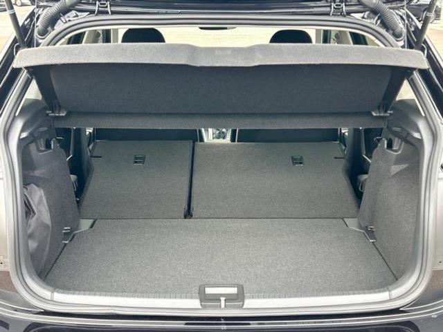 ポロ ＴＳＩアクティブ　保証書／ディスプレイオーディオ＋ナビ９インチ／衝突安全装置／車線逸脱防止支援システム／ヘッドランプ　ＬＥＤ／Ｂｌｕｅｔｏｏｔｈ接続／ＥＴＣ／ＥＢＤ付ＡＢＳ／横滑り防止装置　衝突被害軽減システム（19枚目）