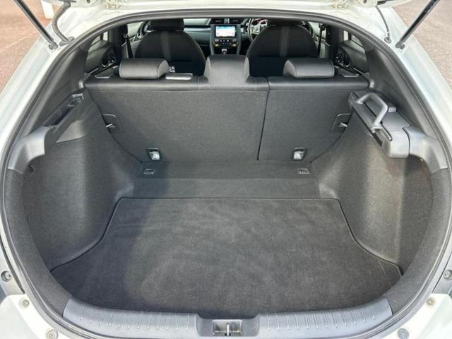 シビック ヒョウジュン 保証書/純正 SDナビ/ホンダセンシング/シートヒーター/車線逸脱防止支援システム/ヘッドランプ LED/Bluetooth接続/ETC/EBD付ABS/横滑り防止装置/アイドリングストップ(8枚目)