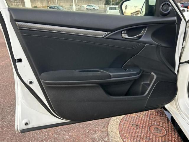 シビック ヒョウジュン 保証書/純正 SDナビ/ホンダセンシング/シートヒーター/車線逸脱防止支援システム/ヘッドランプ LED/Bluetooth接続/ETC/EBD付ABS/横滑り防止装置/アイドリングストップ(22枚目)