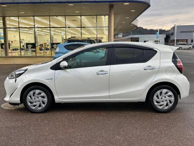 アクア Ｓスタイルブラック　保証書／純正　ＳＤナビ／衝突安全装置／車線逸脱防止支援システム／Ｂｌｕｅｔｏｏｔｈ接続／ＥＢＤ付ＡＢＳ／横滑り防止装置／アイドリングストップ／バックモニター／ワンセグＴＶ／禁煙車／エアバッグ　運転席（2枚目）