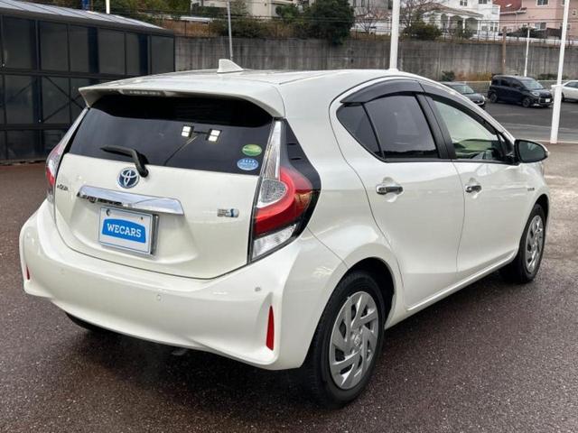 アクア Ｓスタイルブラック　保証書／純正　ＳＤナビ／衝突安全装置／車線逸脱防止支援システム／Ｂｌｕｅｔｏｏｔｈ接続／ＥＢＤ付ＡＢＳ／横滑り防止装置／アイドリングストップ／バックモニター／ワンセグＴＶ／禁煙車／エアバッグ　運転席（3枚目）