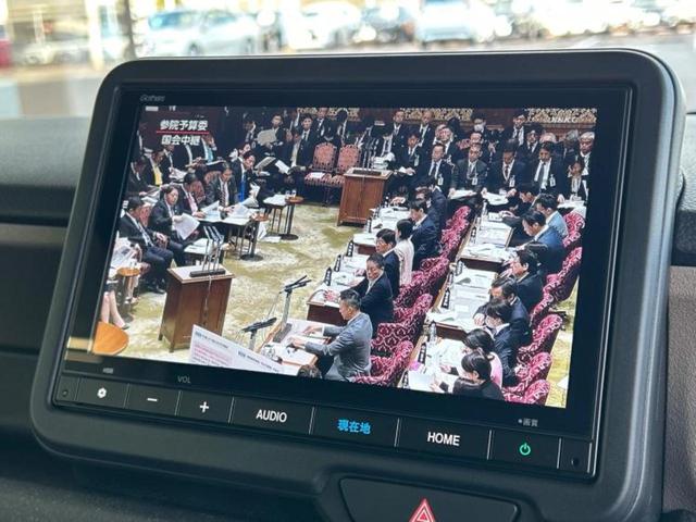 Ｎ－ＢＯＸジョイ ヒョウジュン２トーン　保証書／純正　８インチ　ナビ／ホンダセンシング／電動スライドドア／シートヒーター　前席／車線逸脱防止支援システム／登録済未使用車／ヘッドランプ　ＬＥＤ／Ｂｌｕｅｔｏｏｔｈ接続／ＥＢＤ付ＡＢＳ　禁煙車（11枚目）