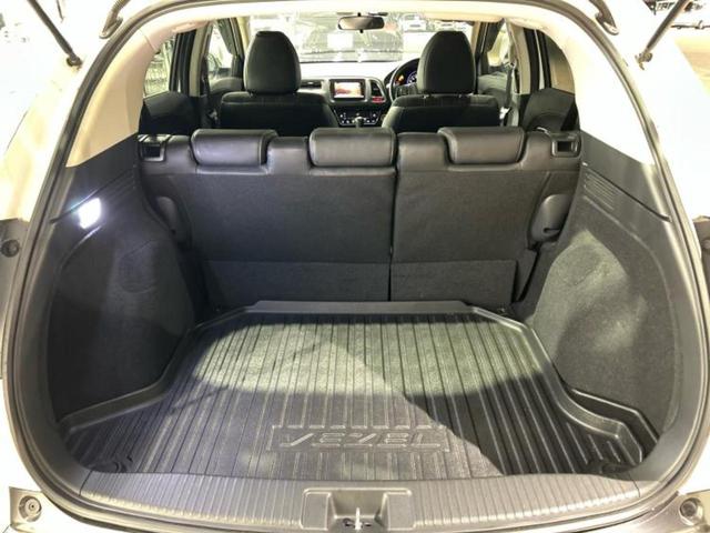 ヴェゼル Ｓ　新品タイヤ／社外　ナビ／衝突安全装置／シートヒーター／ヘッドランプ　ＬＥＤ／ＵＳＢジャック／Ｂｌｕｅｔｏｏｔｈ接続／ＨＤＭＩ接続／ＥＴＣ／ＥＢＤ付ＡＢＳ／横滑り防止装置／アイドリングストップ（8枚目）