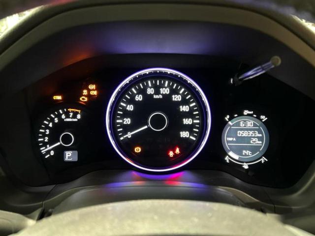 ヴェゼル Ｓ　新品タイヤ／社外　ナビ／衝突安全装置／シートヒーター／ヘッドランプ　ＬＥＤ／ＵＳＢジャック／Ｂｌｕｅｔｏｏｔｈ接続／ＨＤＭＩ接続／ＥＴＣ／ＥＢＤ付ＡＢＳ／横滑り防止装置／アイドリングストップ（13枚目）