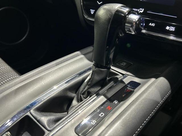 ヴェゼル Ｓ　新品タイヤ／社外　ナビ／衝突安全装置／シートヒーター／ヘッドランプ　ＬＥＤ／ＵＳＢジャック／Ｂｌｕｅｔｏｏｔｈ接続／ＨＤＭＩ接続／ＥＴＣ／ＥＢＤ付ＡＢＳ／横滑り防止装置／アイドリングストップ（17枚目）