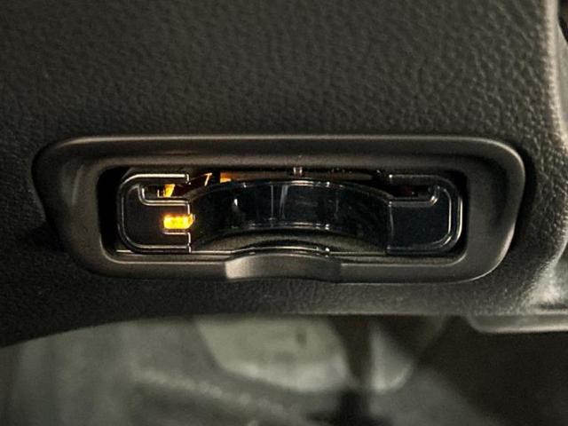 ヴェゼル Ｓ　新品タイヤ／社外　ナビ／衝突安全装置／シートヒーター／ヘッドランプ　ＬＥＤ／ＵＳＢジャック／Ｂｌｕｅｔｏｏｔｈ接続／ＨＤＭＩ接続／ＥＴＣ／ＥＢＤ付ＡＢＳ／横滑り防止装置／アイドリングストップ（18枚目）