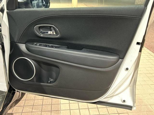 ヴェゼル Ｓ　新品タイヤ／社外　ナビ／衝突安全装置／シートヒーター／ヘッドランプ　ＬＥＤ／ＵＳＢジャック／Ｂｌｕｅｔｏｏｔｈ接続／ＨＤＭＩ接続／ＥＴＣ／ＥＢＤ付ＡＢＳ／横滑り防止装置／アイドリングストップ（20枚目）